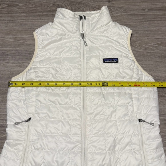 Women’s Size Medium Patagonia Nano Puff Vest Full Zip White Jacket - Picture 5 of 6